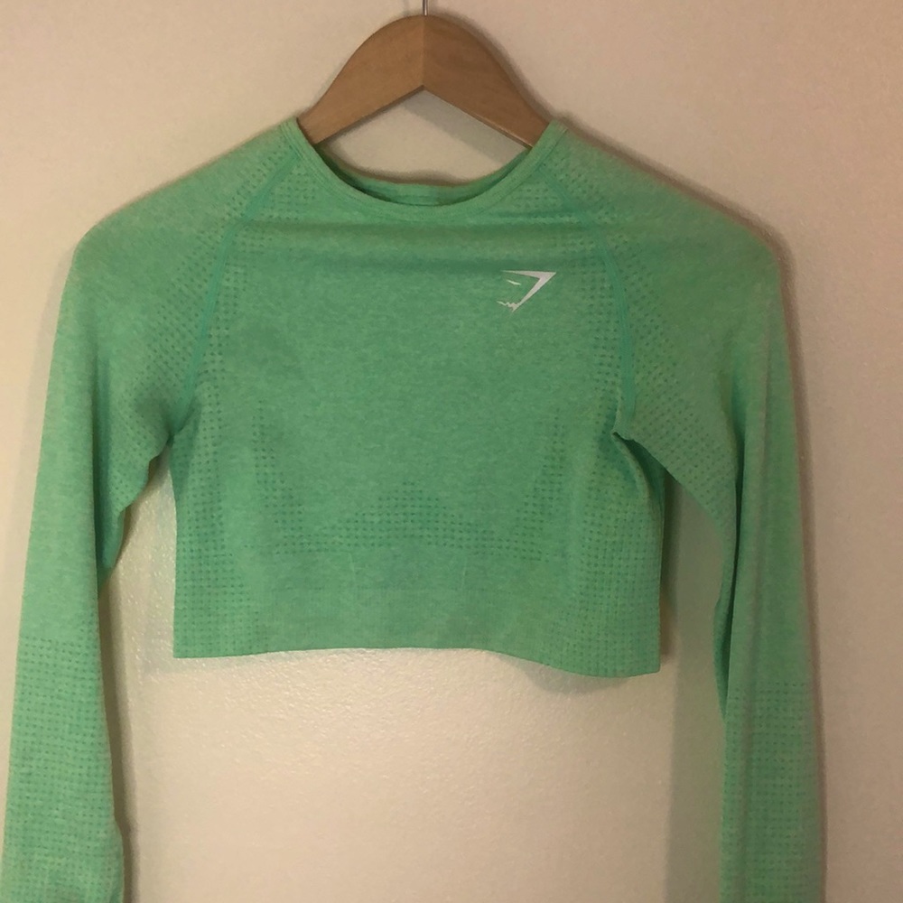 Gym shark cropped long sleeves